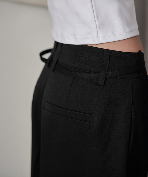 Curved Over Pintuck Slacks, BLACK