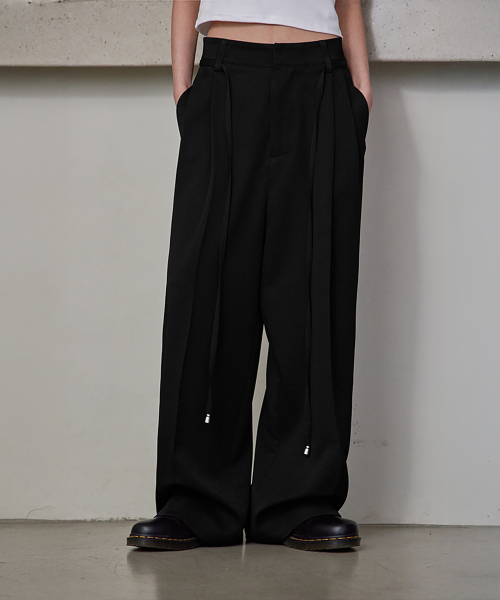 Curved Over Pintuck Slacks, BLACK