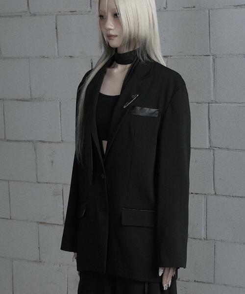 Panel Line Button Front Blazer (Black)