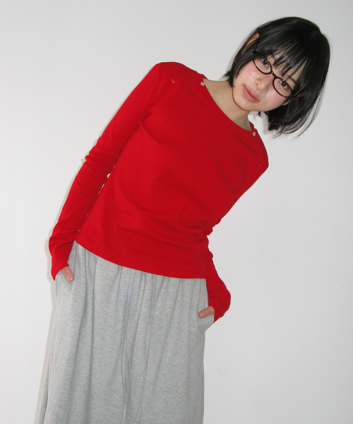 BUTTON SHOULDER SLIM FIT LONG SLEEVE RED