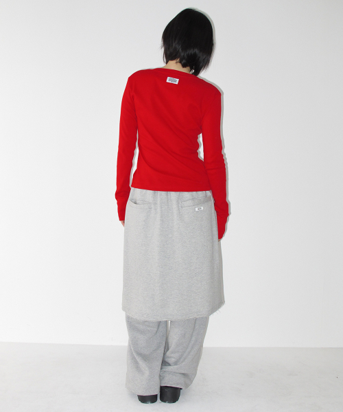 BUTTON SHOULDER SLIM FIT LONG SLEEVE RED