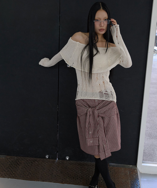DISTRESSED OFF-SHOULDER TOP_ IVORY