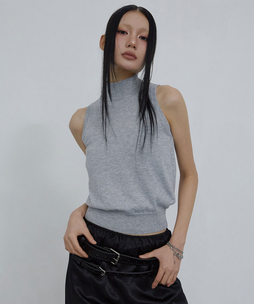 METALLIC SLEEVELESS TOP_ GREY