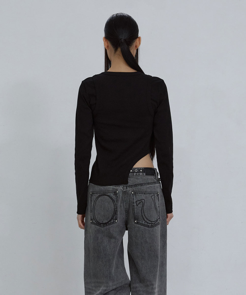 CUT-OUT SLIM FIT TOP_ BLACK