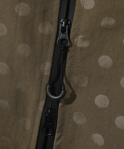 2WAY ESSENTIAL DOT HOODED WINDBREAKER_BROWN