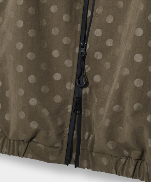 2WAY ESSENTIAL DOT HOODED WINDBREAKER_BROWN