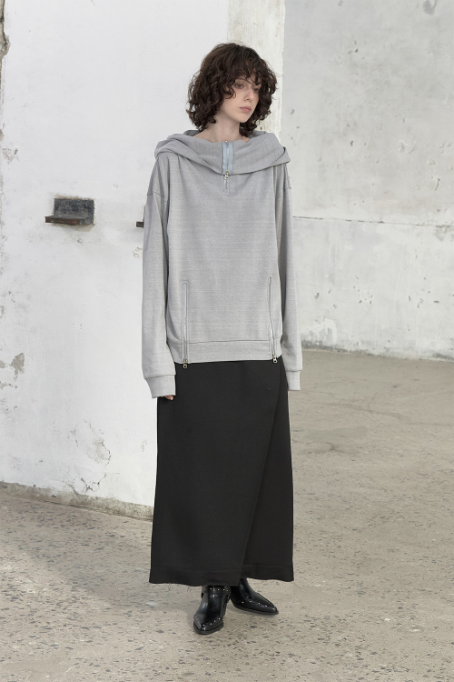 BIG HOODED SWEAT PULLOVER IN GREY