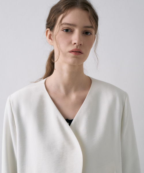 V-Neck Curved Short Jacket[LMBFSPJK110]-2color