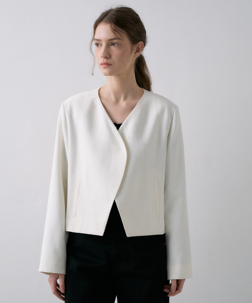 V-Neck Curved Short Jacket[LMBFSPJK110]-2color