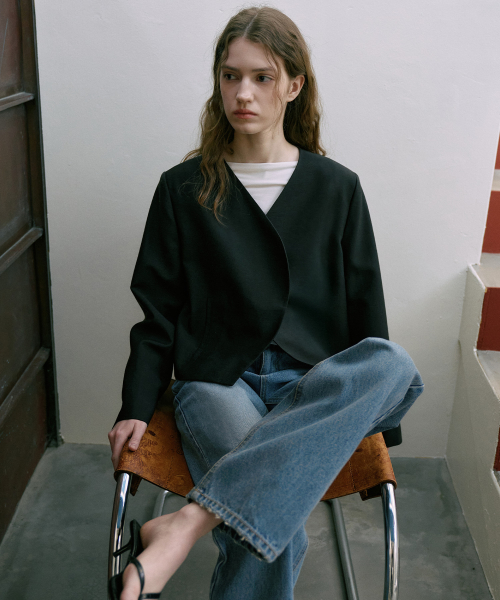 V-Neck Curved Short Jacket[LMBFSPJK110]-2color