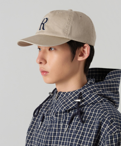 헤리티지 R 아플리케 볼캡 Beige