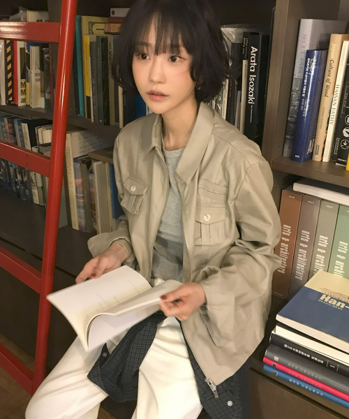 베이직 멀티 포켓 스트랩 포인트 하이드 블루종 코튼 자켓 [ 베이지]