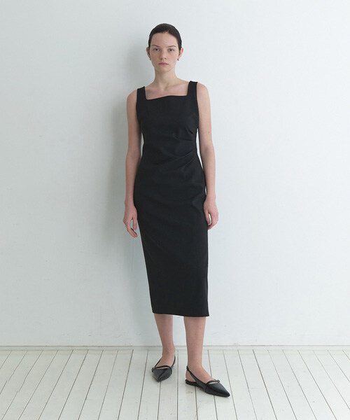 스퀘어넥 슬리브리스 원피스 NEW6SO213