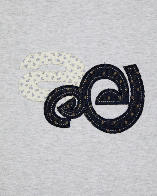 APPLIQUE FLOWER LOGO TEE [LIGHT GREY]