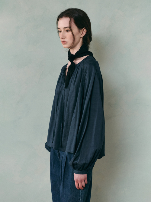 LUCIA raglan shirring blouse_NAVY