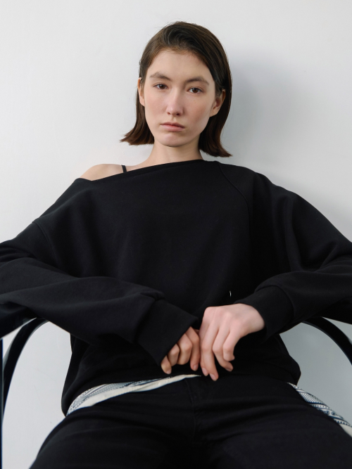 Loosefit Boat-neck Sweatshirt Black AT6TSA021BK