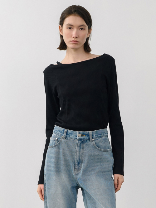 Boat-neck Layered T-shirt Black AT6TSA019BK