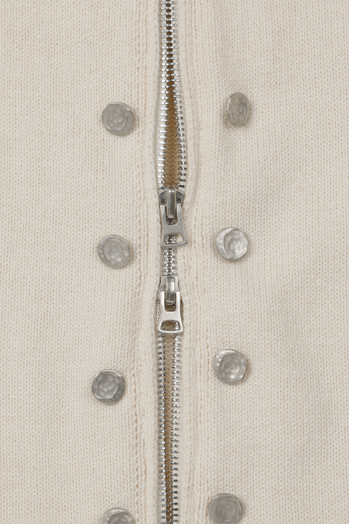 HIGH-NECK STUD KNIT OUTER IN IVORY