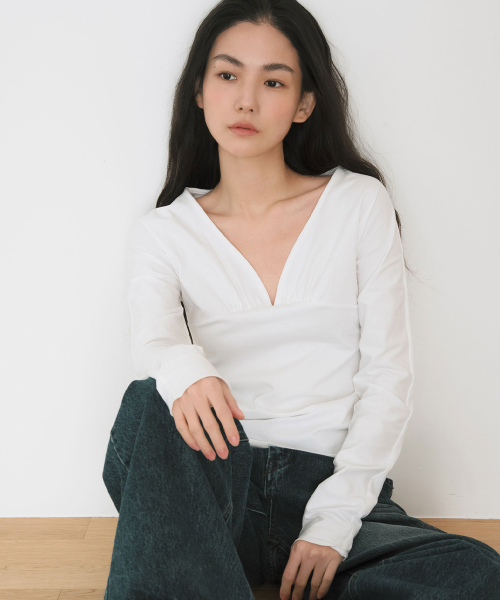 FRONTBACK SHIRRING CURVED TOP, IVORY