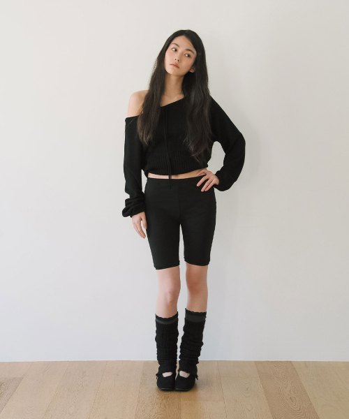 STRING OFFSHOULDER POCKET KNIT, BLACK