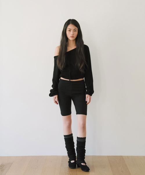 STRING OFFSHOULDER POCKET KNIT, BLACK