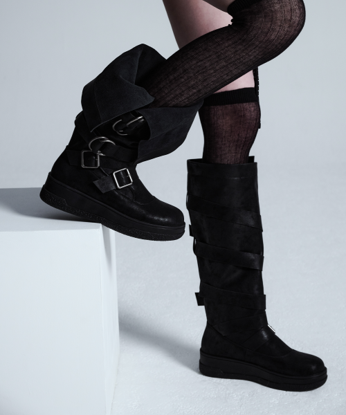 103 matte buckle strap boots