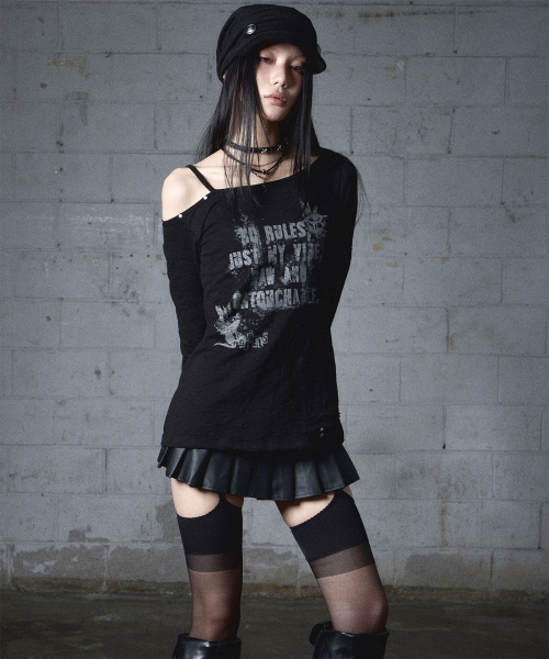 Destroyed Back Lace Top (BLACK)