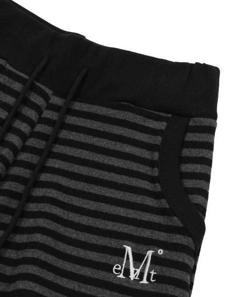 MOTION STRIPE BUTTON BANDING SHORTS