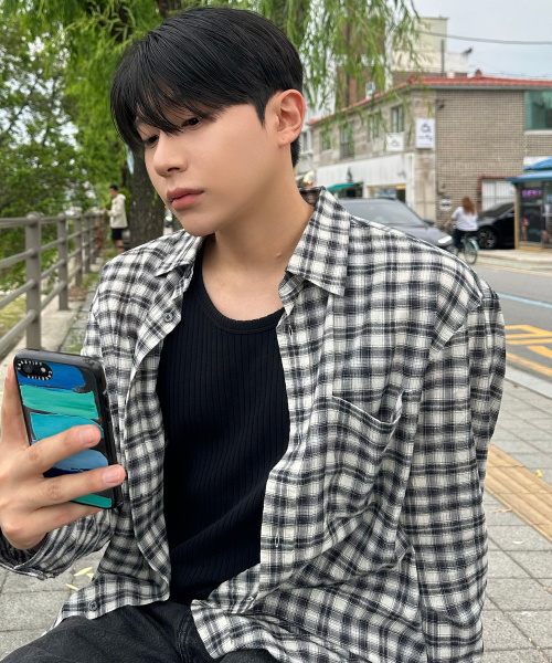 [ON][Crop OR Regular]Creeze checkered Black Over-Fit Long-Sleeved Shirt