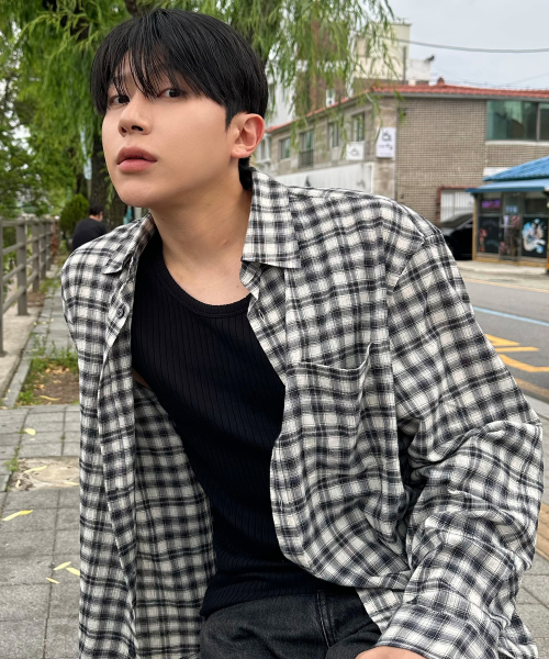 [ON][Crop OR Regular]Creeze checkered Black Over-Fit Long-Sleeved Shirt