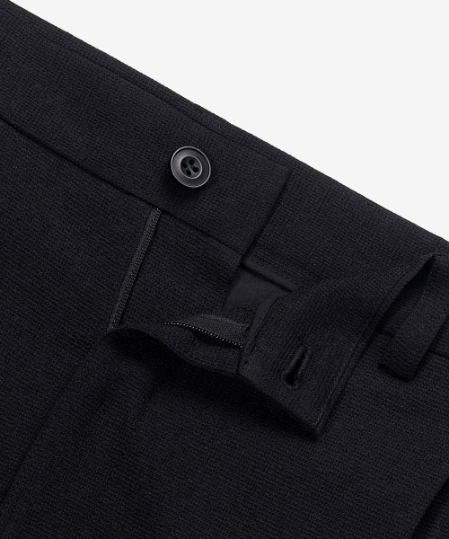 [COUTURE]Black one-tuck relaxes fit tissue deformation banding pants