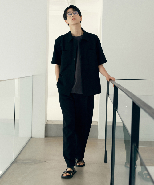 [COUTURE]Black one-tuck relaxes fit tissue deformation banding pants