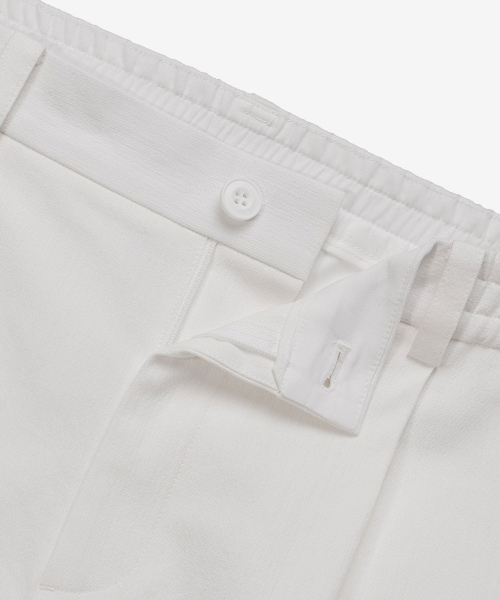 White one tuck relaxes fit linen like banding pants