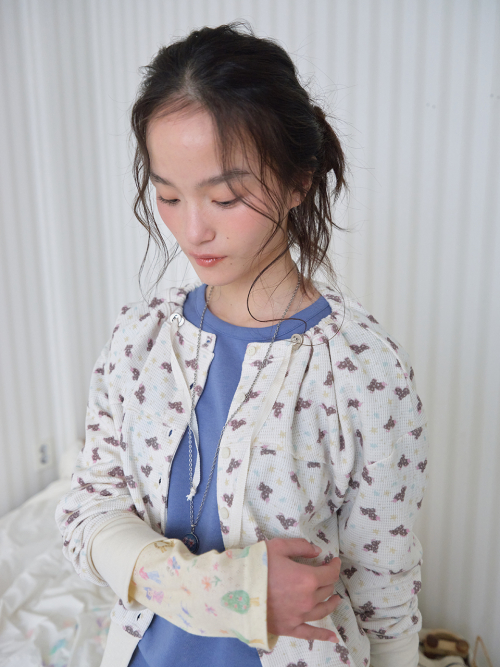 Bloom Neckline Cardigan (Cream)