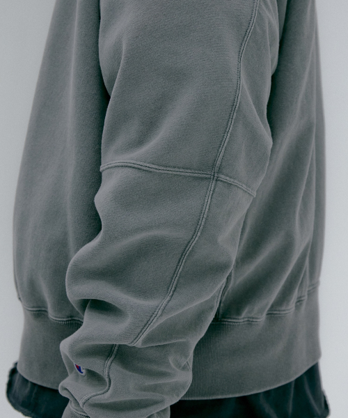 챔피온 X 엔할리우드 리버서블 크루넥 스웨트셔츠 Dark Grey