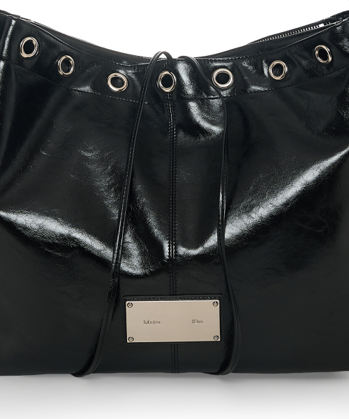 MATIN EYELET POINT LAYERED BIG SHOULDER BAG IN BLACK