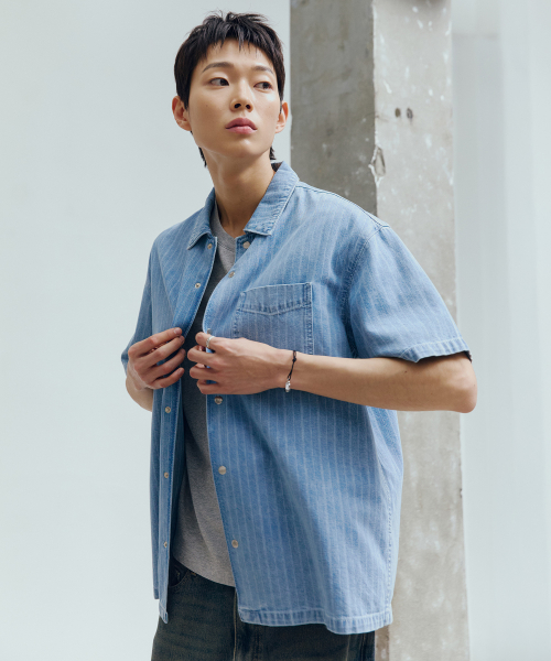 Stripe denim oversized fit pocket short-sleeved shirt