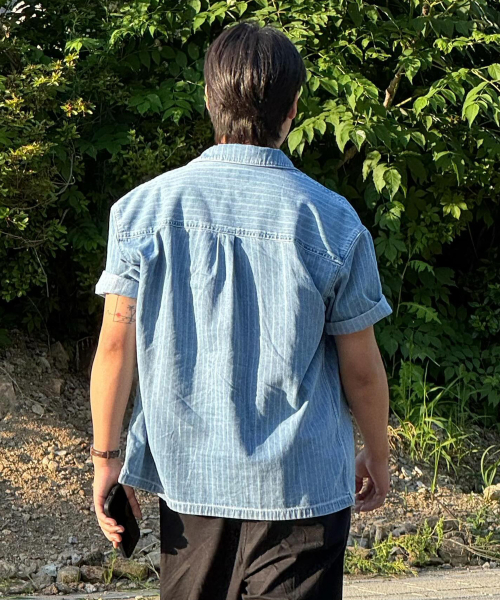 Stripe denim oversized fit pocket short-sleeved shirt