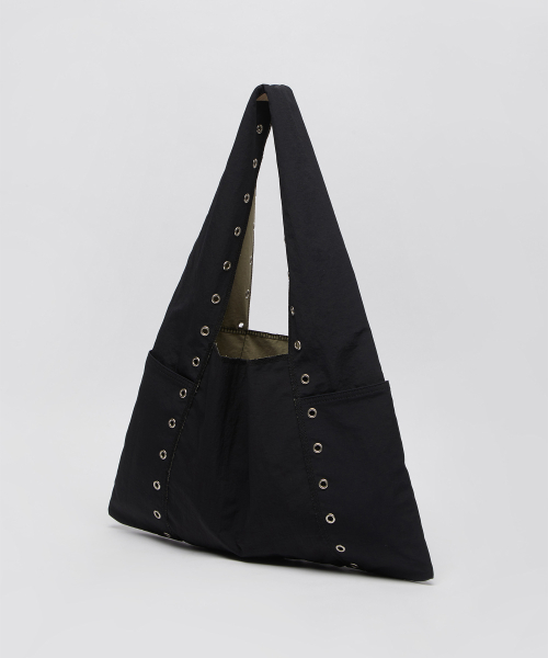 Eyelet shoulder bag(Black)_OVBSM26151BLK