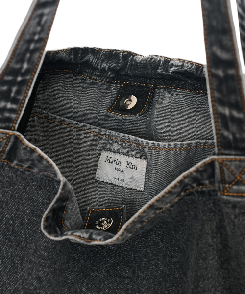MATIN STITCH DENIM SHOULDER BAG IN BLACK