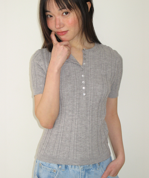 BUTTON POINT SLIM SHORT SLEEVE KNIT GREY