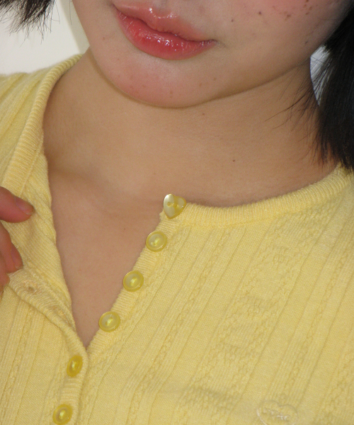 BUTTON POINT SLIM SHORT SLEEVE KNIT YELLOW