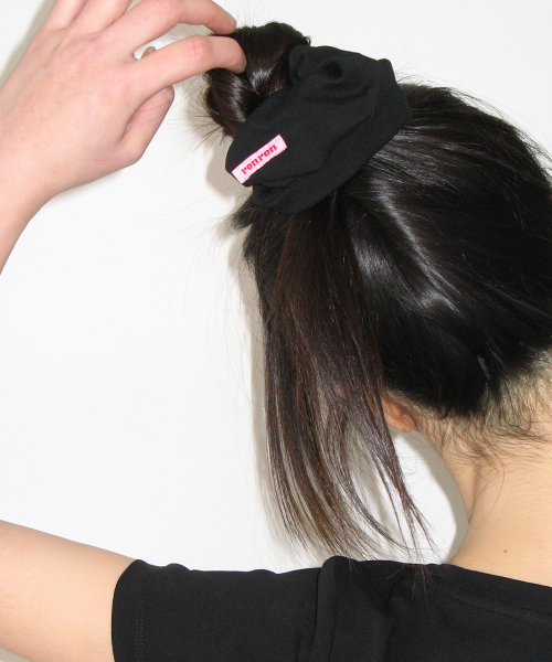 SCRUNCHIE SET SLIM FIT T SHIRT BLACK