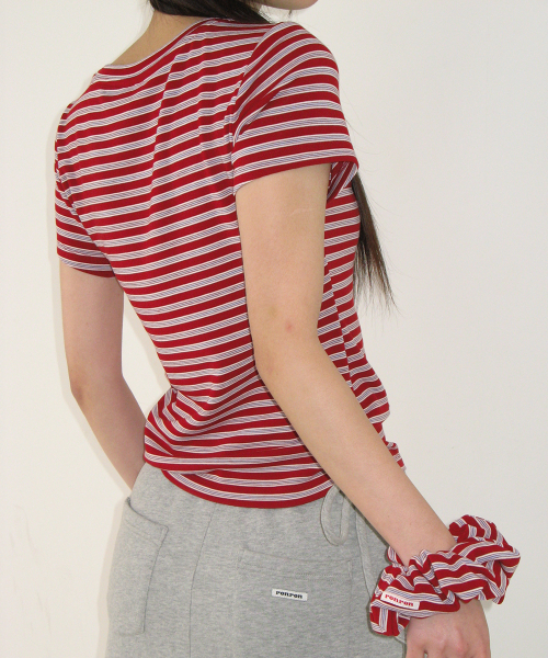 SCRUNCHIE SET SLIM FIT T SHIRT RED STRIPE
