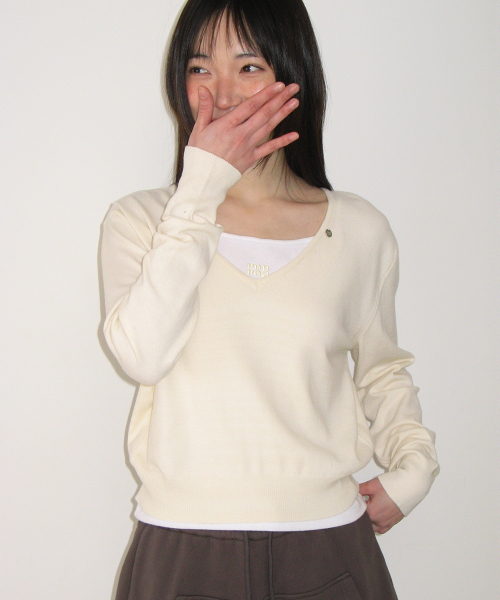 BASIC DEEP V NECK COMPACT KNIT IVORY