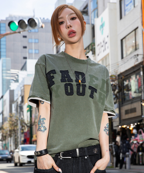 XF014 아치 아플리케 데미지 워싱 티셔츠 (KHAKI)