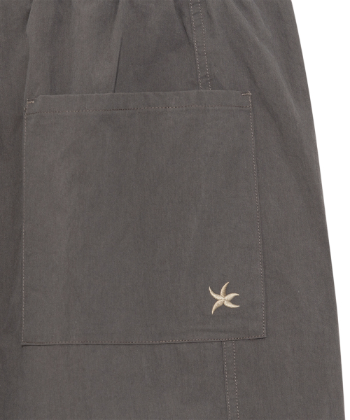 TCM mini logo nylon pants (brown)