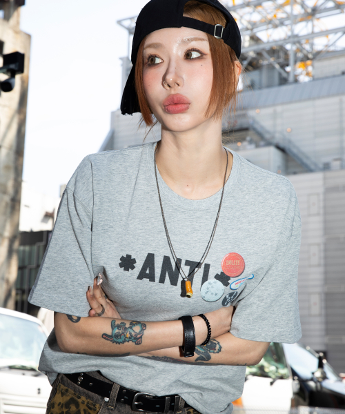 XF010 안티 핀 뱃지 티셔츠 (GRAY)