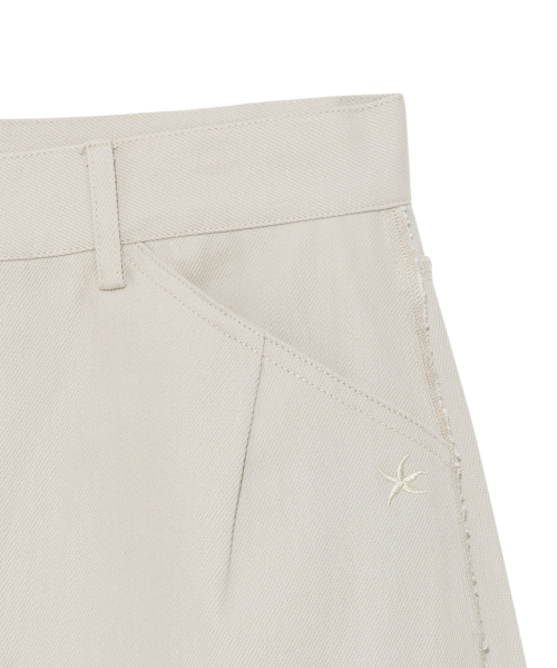 TCM cut out offset pocket pants (beige)