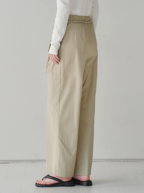 Belted Two-tucked Nylon Pants Beige AT6PAA023BI